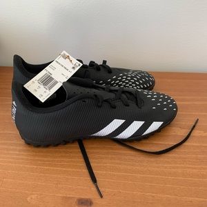 Mens Predator Freak .4 Turf Cleats Size 7 Brand New w/tags Black